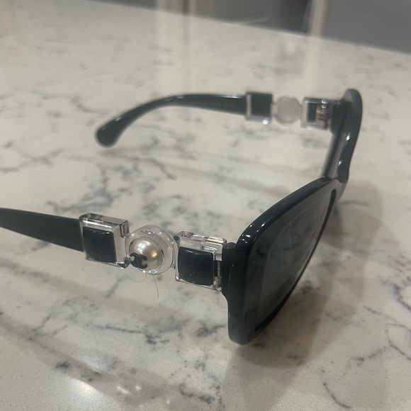 CHANEL 5445-H 501/S4 Black Cat Eye Butterfly Pearl Sunglasses - Picture 11 of 11